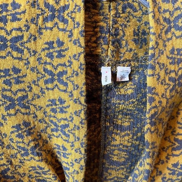 Shrug by Moth, mustard/pewter gray print w/pewter button closure 100% soft wool. - Picture 3 of 3
